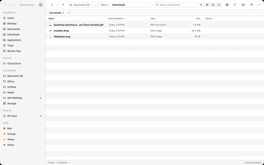 A Downloads folder with folders above files and a long name that fits its column